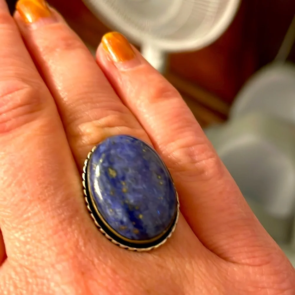 Large lapis lazuli stone and sterling silver ring size 8-8.5 - Picture 1 of 7